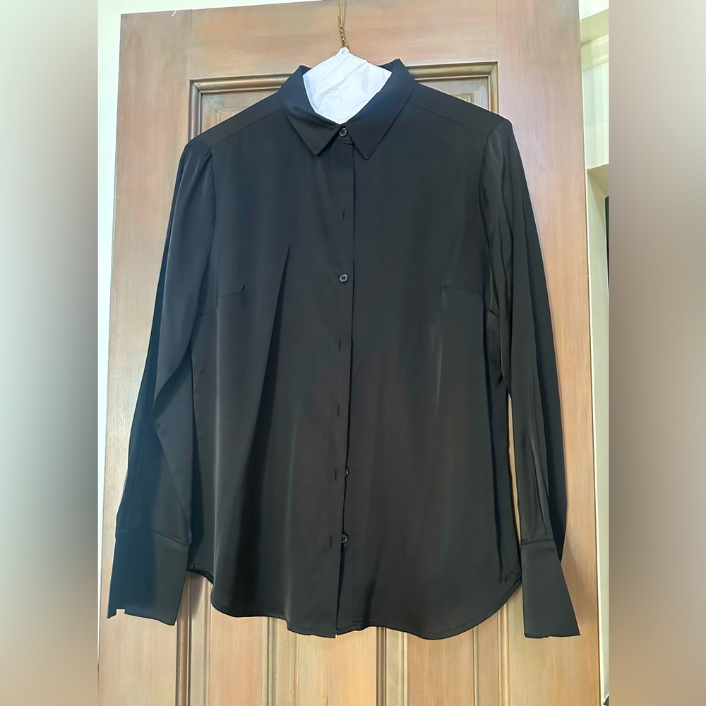 Black long sleeve Banana Republic shirt